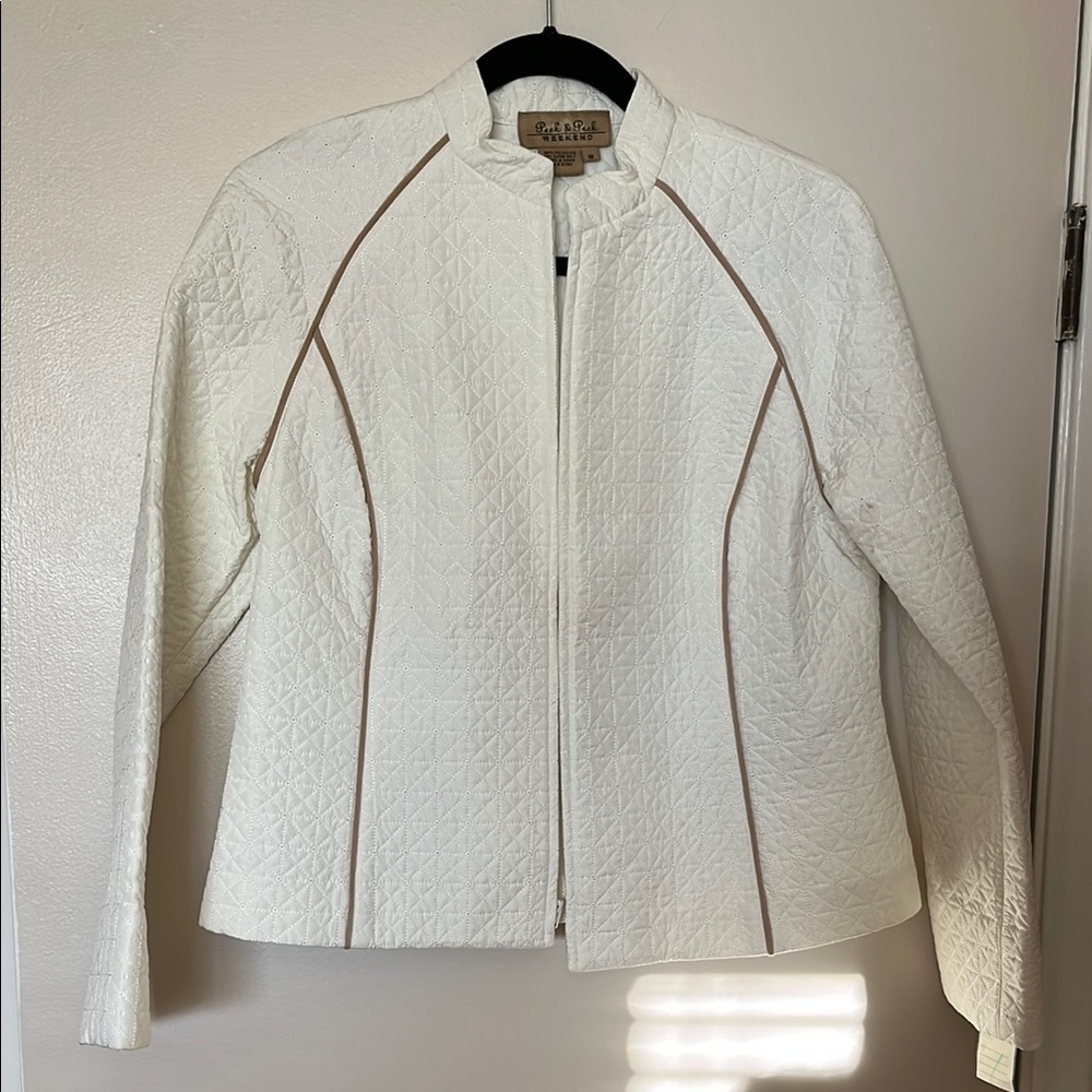 Peck and Peck Weekend Off White Jacket with Beige Piping NWT